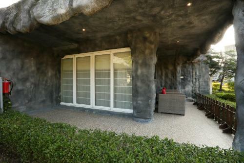 Hotel Brys Caves