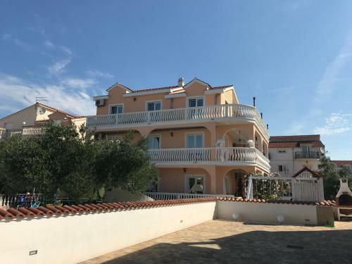 Apartments Villa Dolmar