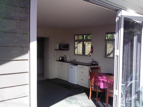 Mandhari Bed And Breakfast Cottage