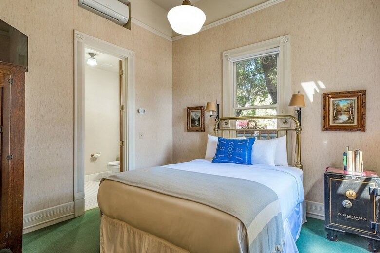 Bed & Breakfast Garden Street Inn