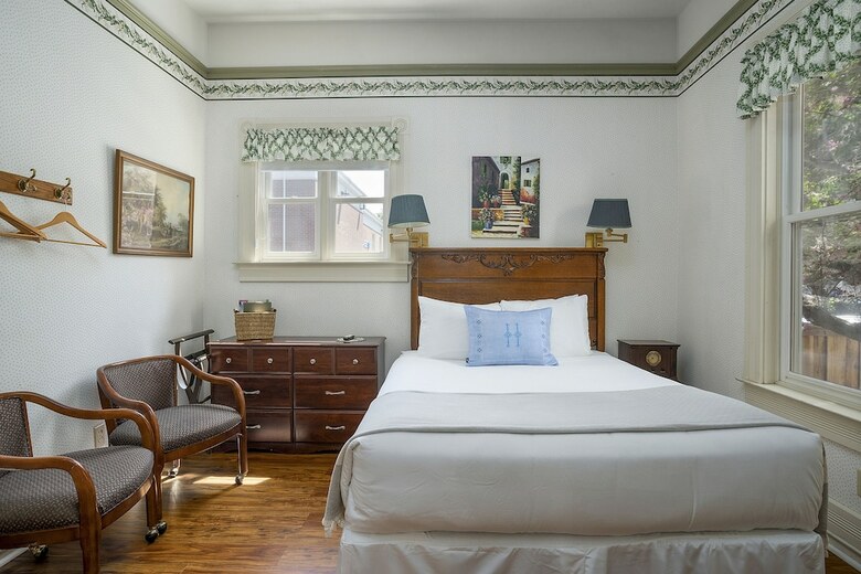 Bed & Breakfast Garden Street Inn