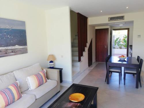 Apartamentos La Buganvilla