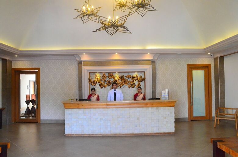 Hotel Pramod Convention & Beach Resorts