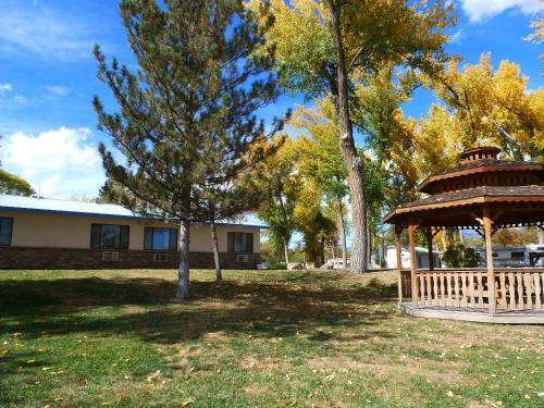 Posada Riverwood Inn