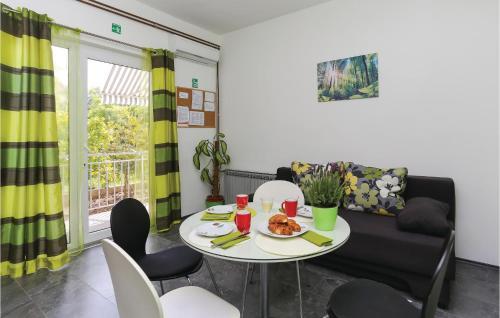 Apartment Kastel Stari 96 With Outdoor Swimmingpool