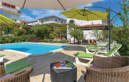 Apartment Kastel Stari 96 With Outdoor Swimmingpool