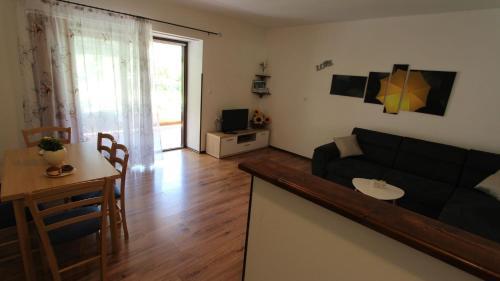 Two-bedroom Apartment Malinska Near Sea