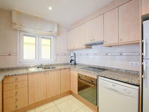 Three-bedroom Villa Empuriabrava Girona 1