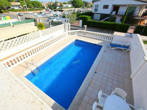 Three-bedroom Villa Empuriabrava Girona 1