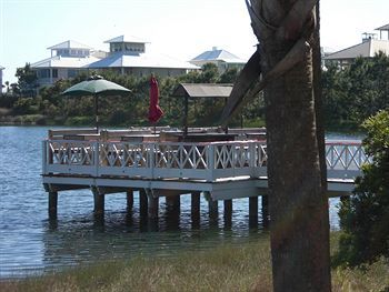 Hotel Carillon Beach Resort Inn