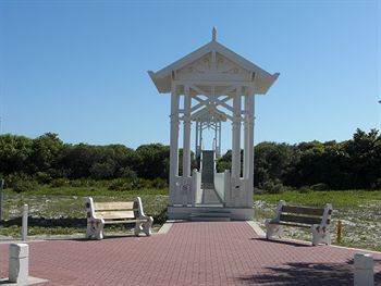 Hotel Carillon Beach Resort Inn