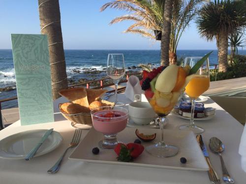 El Oceano Beach Hotel