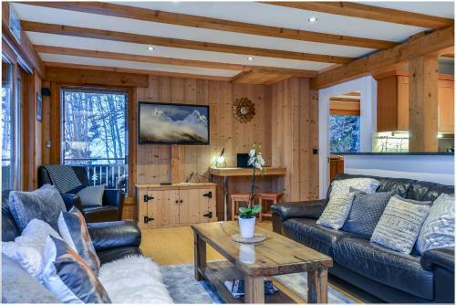 Yeti Lodge Chalets