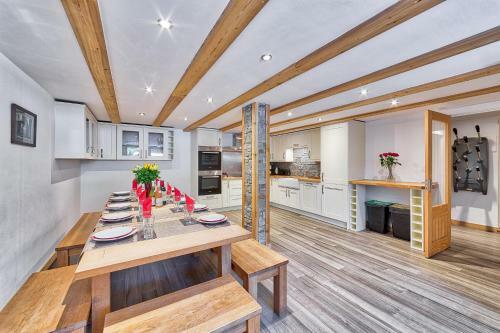 Yeti Lodge Chalets