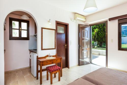 Santa Maria Studios & Apartments