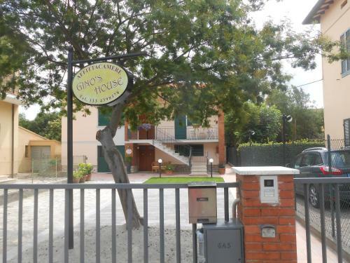 Hostal Gino's House