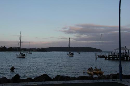 Zorba Waterfront Motel