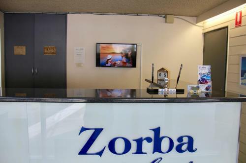 Zorba Waterfront Motel