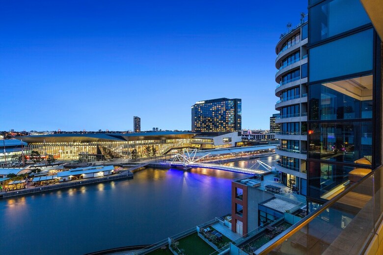 Melbourne Holiday Apartments Flinders Wharf