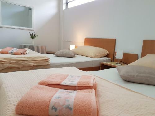 Hostal Zizi Guest House
