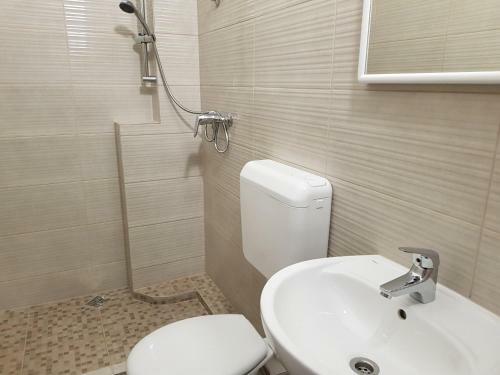Hostal Zizi Guest House