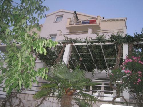 Hostal Villa Obad Guest House