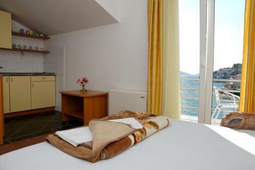 Hostal Villa Obad Guest House