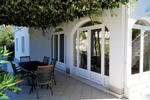Hostal Villa Obad Guest House