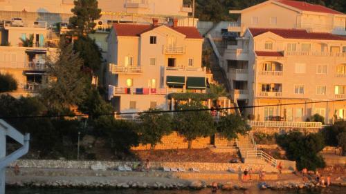 Hostal Villa Obad Guest House