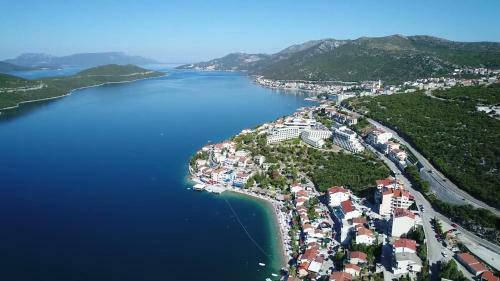 Hostal Villa Obad Guest House