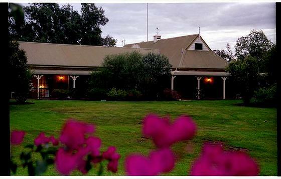 Quality Inn Overlander Homestead Motel