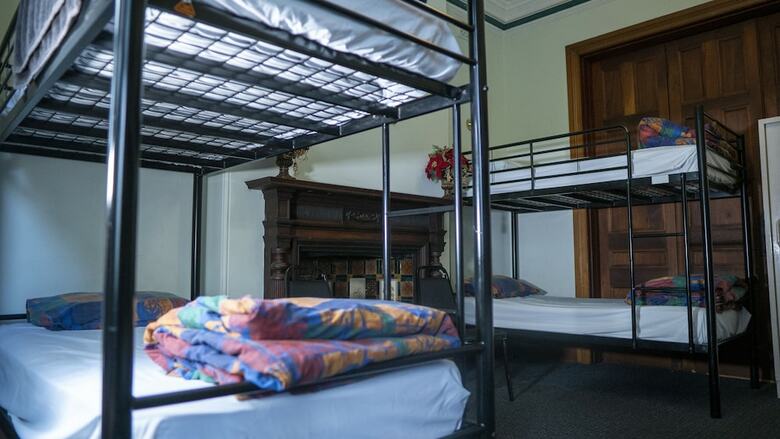 Hostal Alishan International Guest House