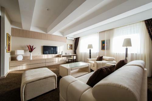 City Hotel