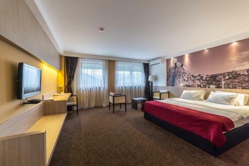 City Hotel