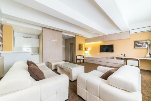 City Hotel