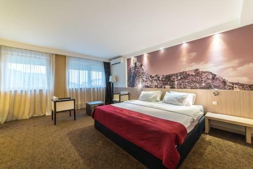 City Hotel