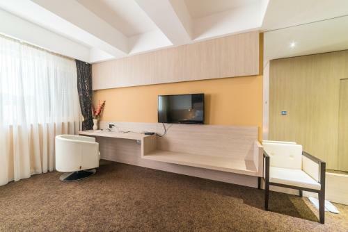 City Hotel