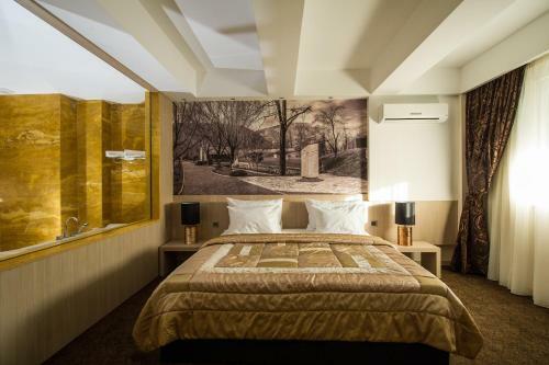 City Hotel