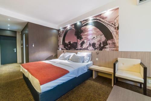 City Hotel