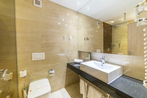 City Hotel