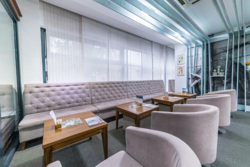 City Hotel