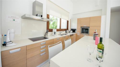 Rent Private Villa 069