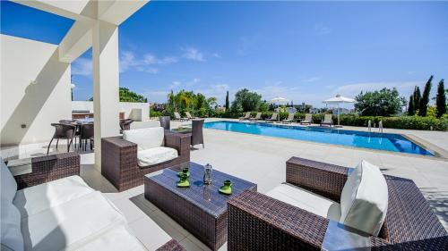 Rent Private Villa 069