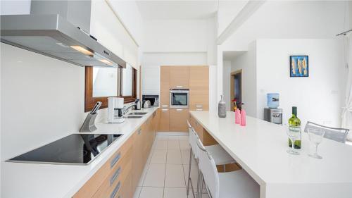 Rent Private Villa 069