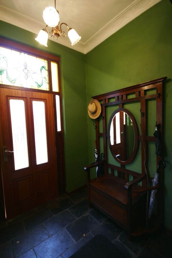 Bed & Breakfast Holberry House