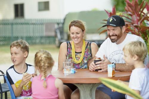 Rowes Bay Caravan Park