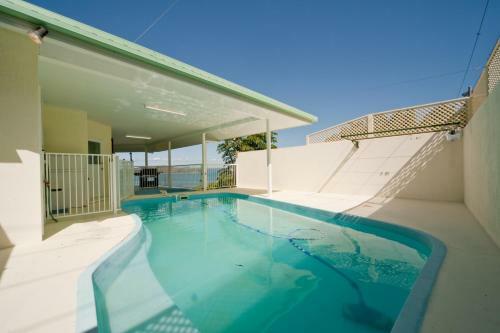 Passage Avenue - Shute Harbour