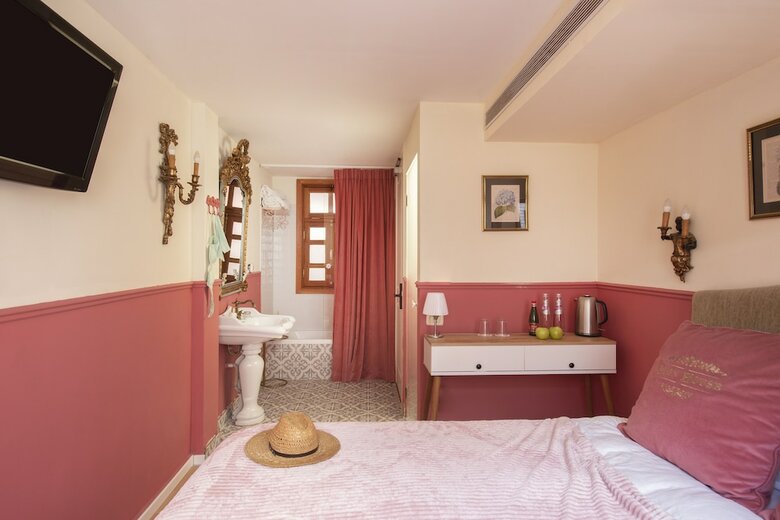 Peer Boutique Hotel