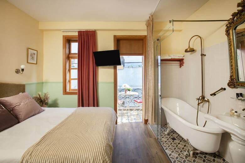 Peer Boutique Hotel