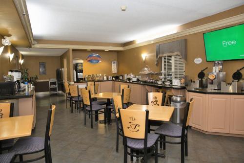 Motel Baymont Inn & Suites
